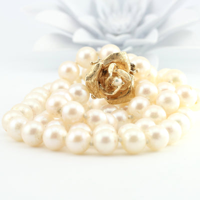 Pearl Necklace with Rose Clasp