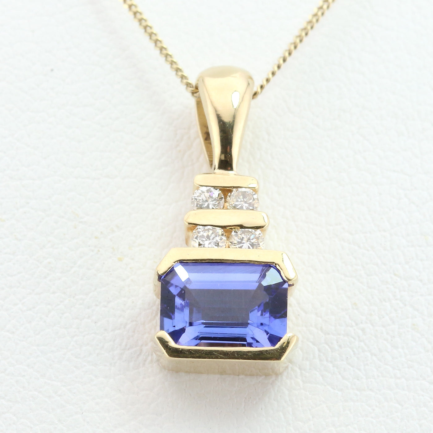 Tanzanite and diamond pendant