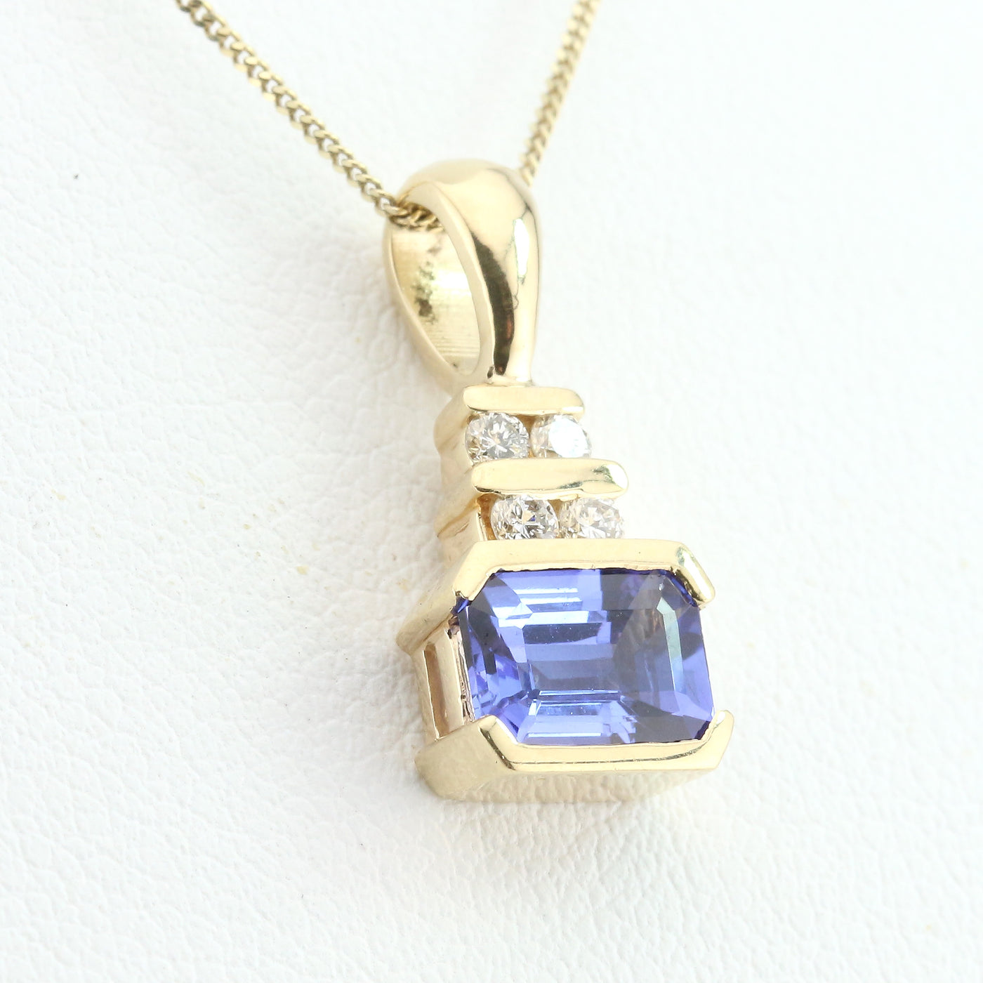 Tanzanite and diamond pendant