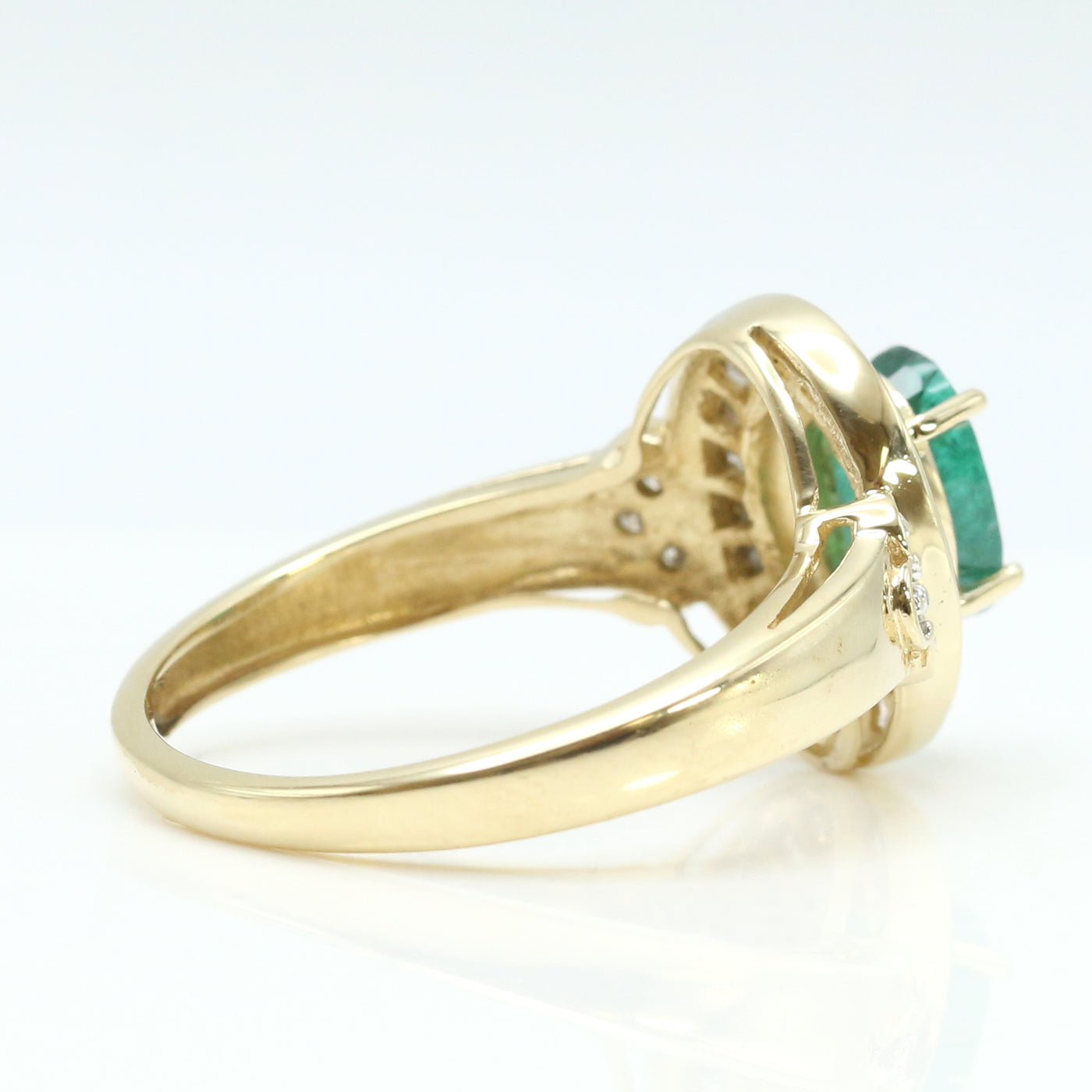 Diamond & Emerald Ring