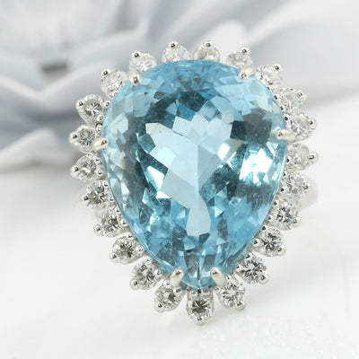 Stunning Aquamarine Diamond Ring