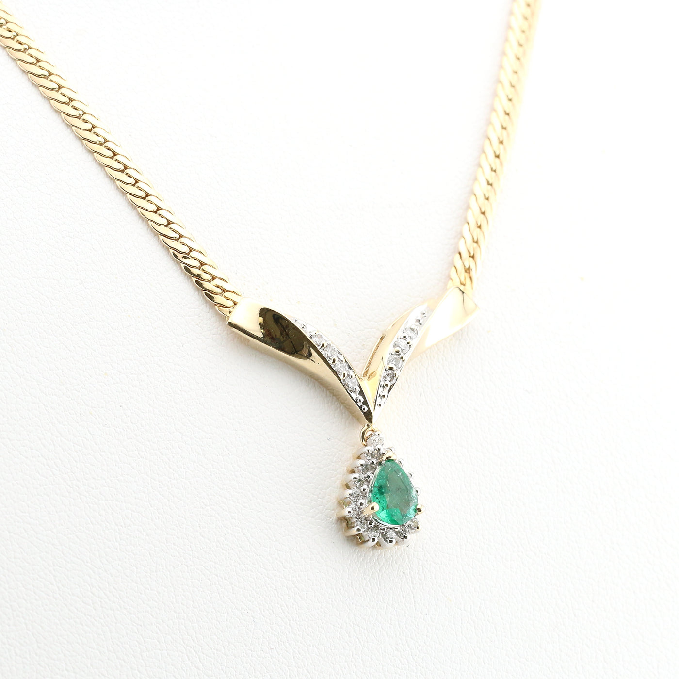 Emerald Cleo Pendant and Chain