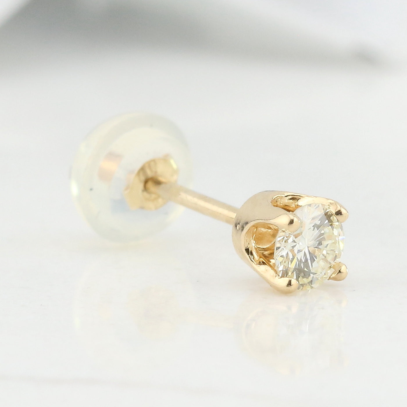 Single diamond stud earring