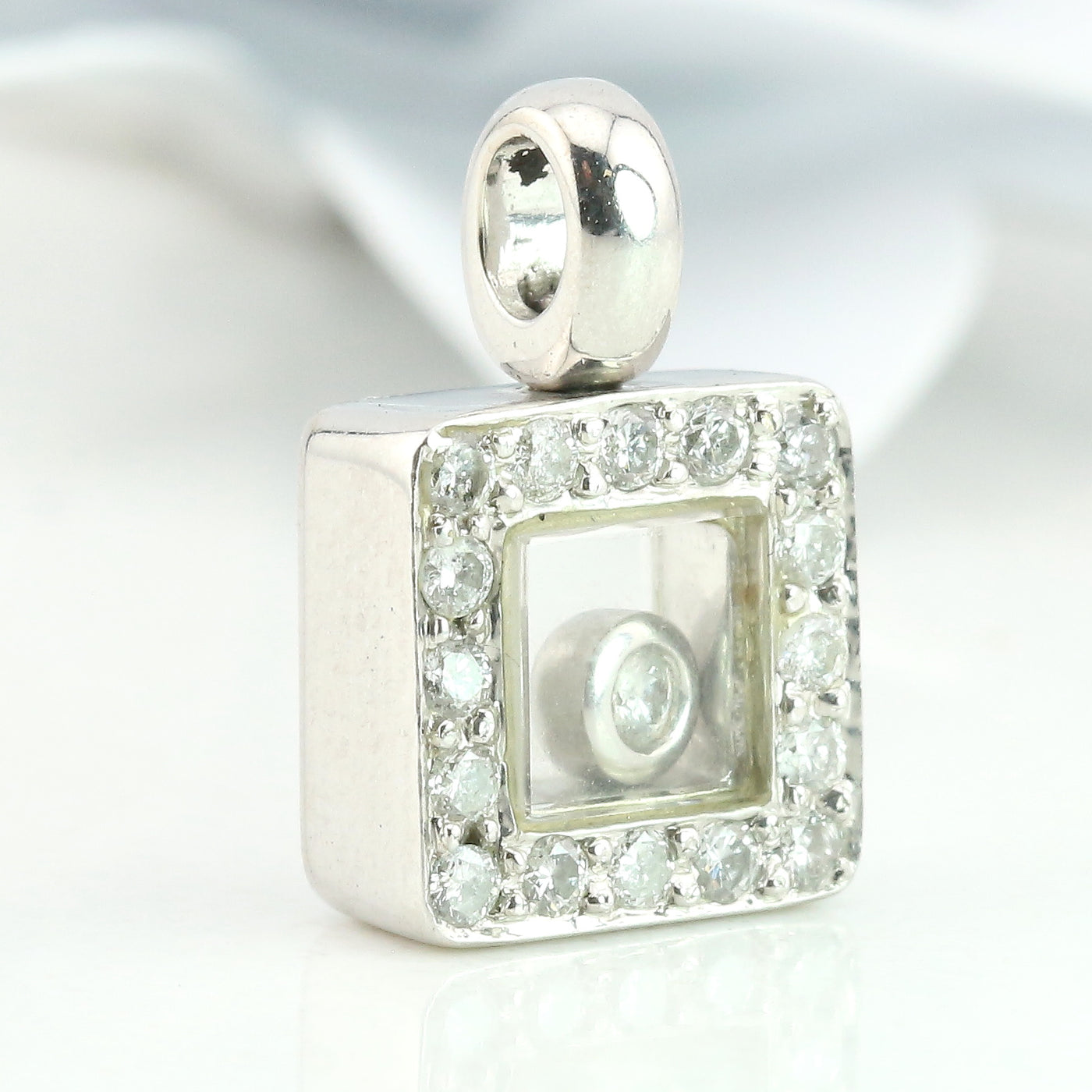 White gold pendant with diamonds