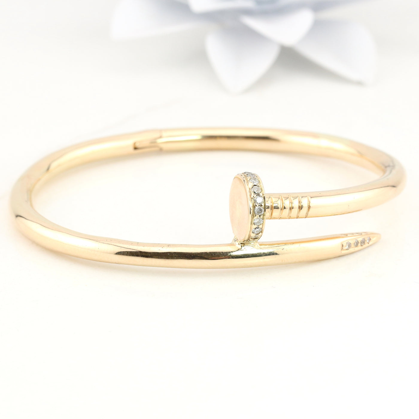 Bangle with diamonds