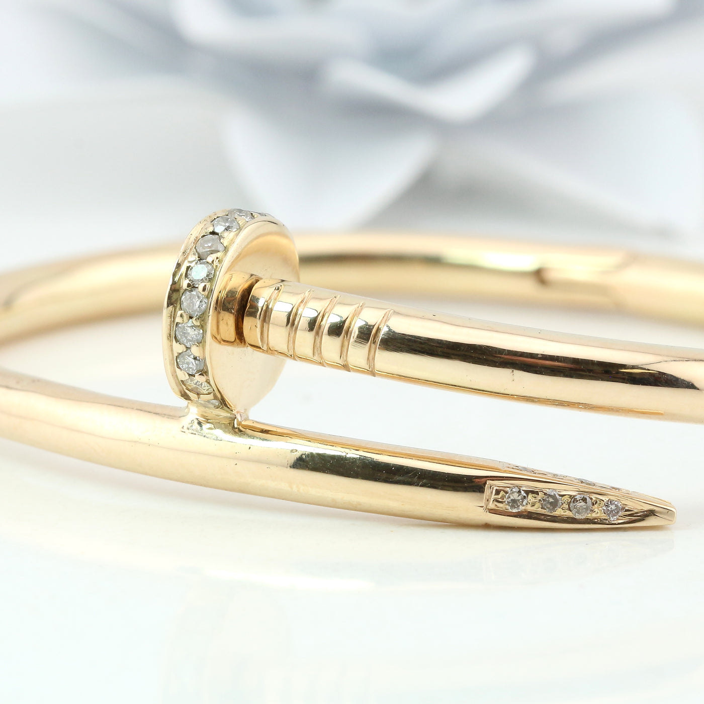 Bangle with diamonds