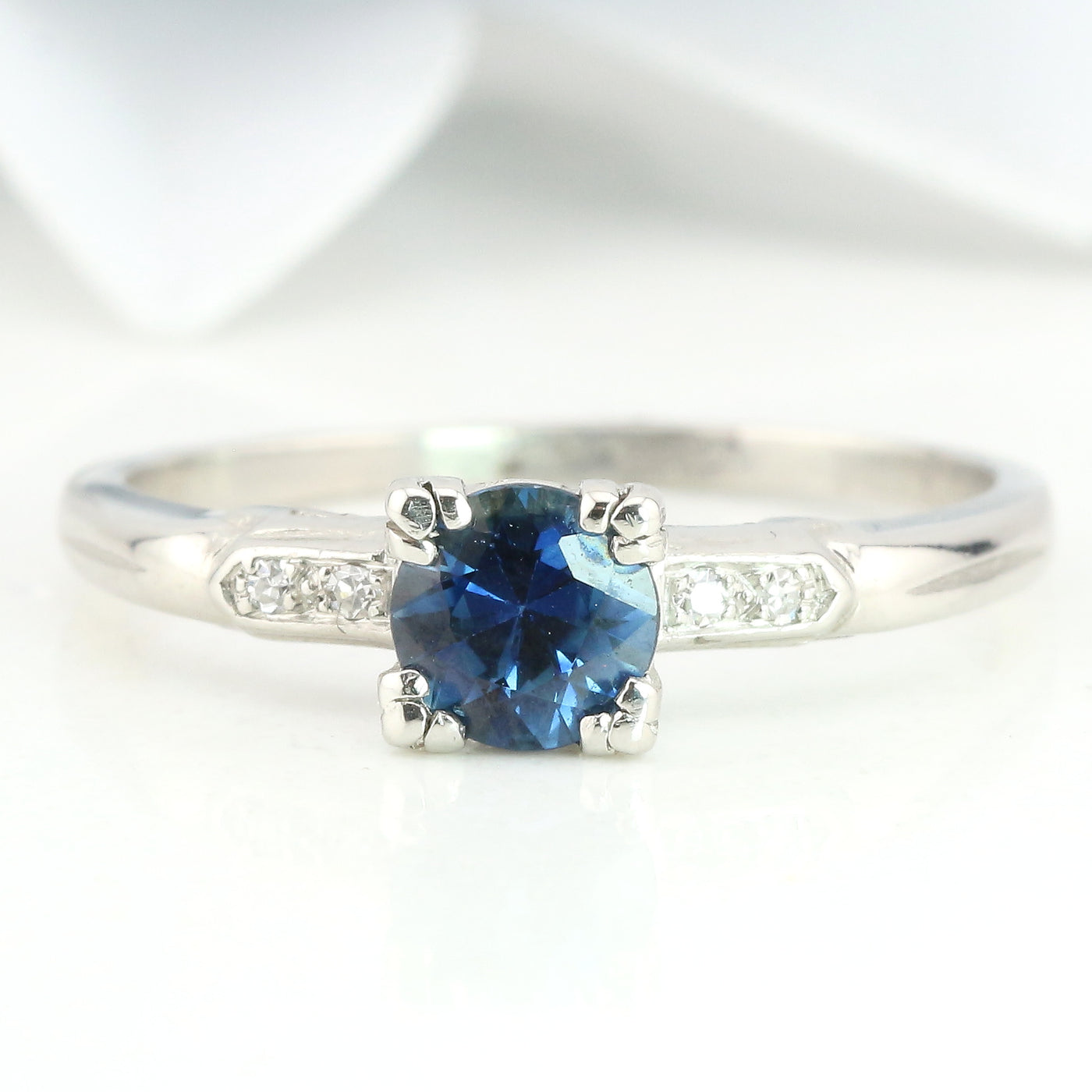 Sapphire platinum ring