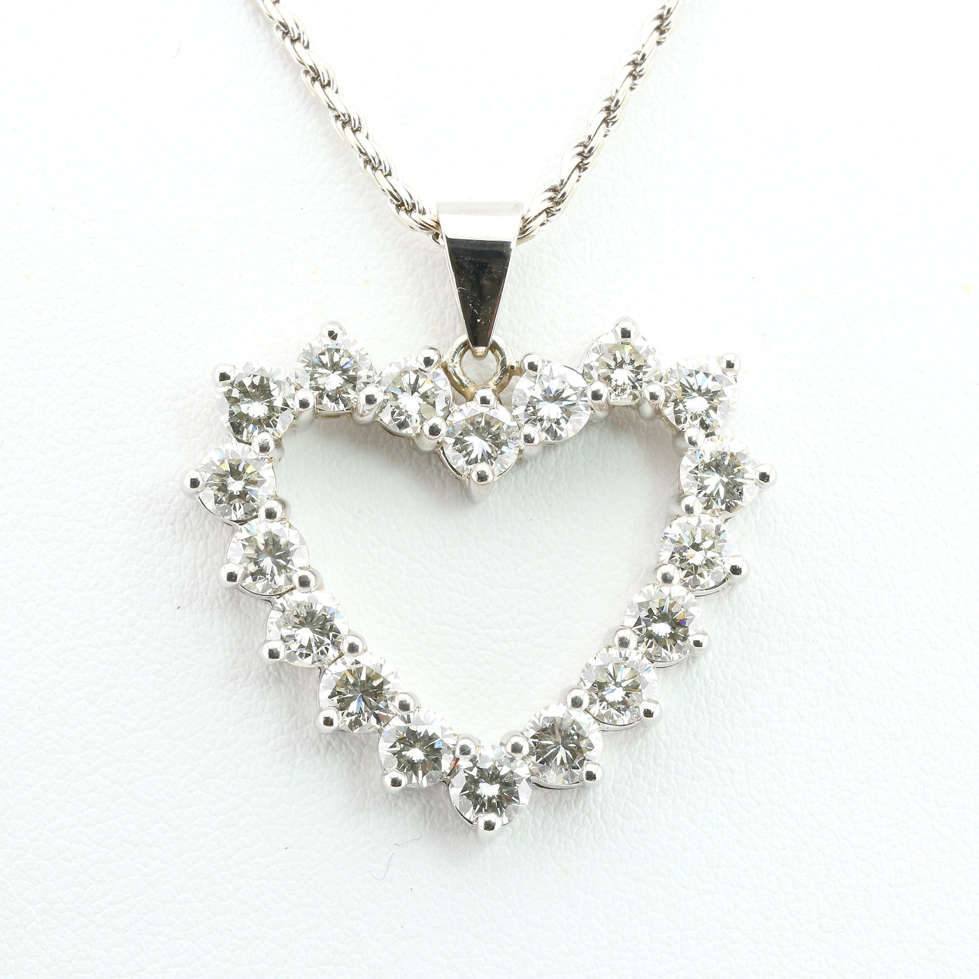 Diamond heart pendant with chain