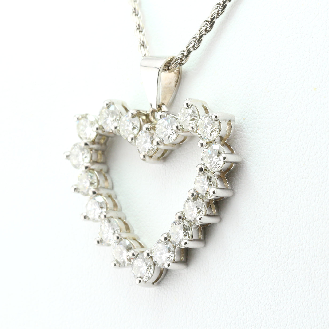 Diamond heart pendant with chain