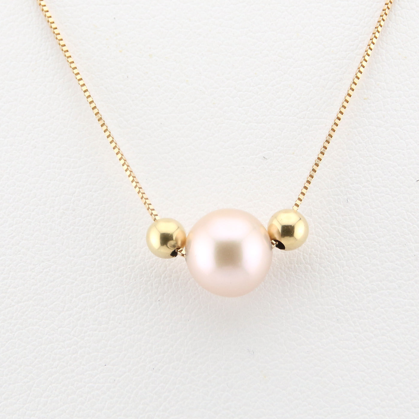 Necklace with pearl slider