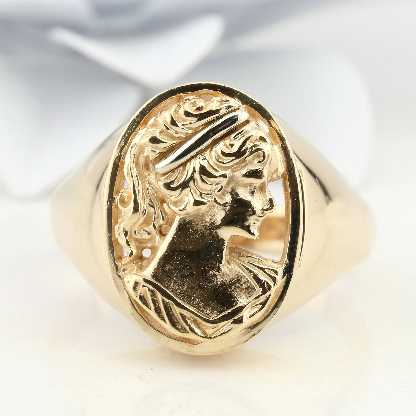 Cameo style ring