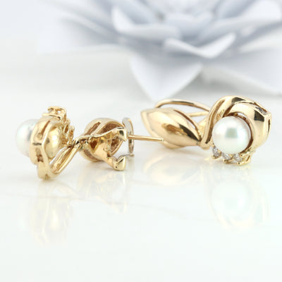 Pearl and diamond earrings