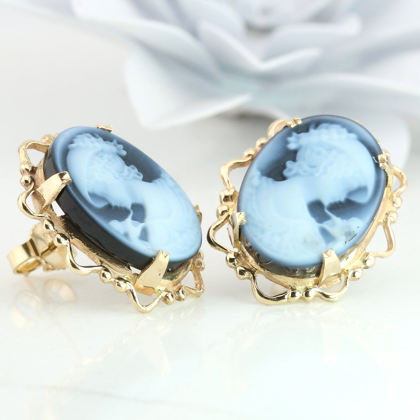 Cameo earring studs