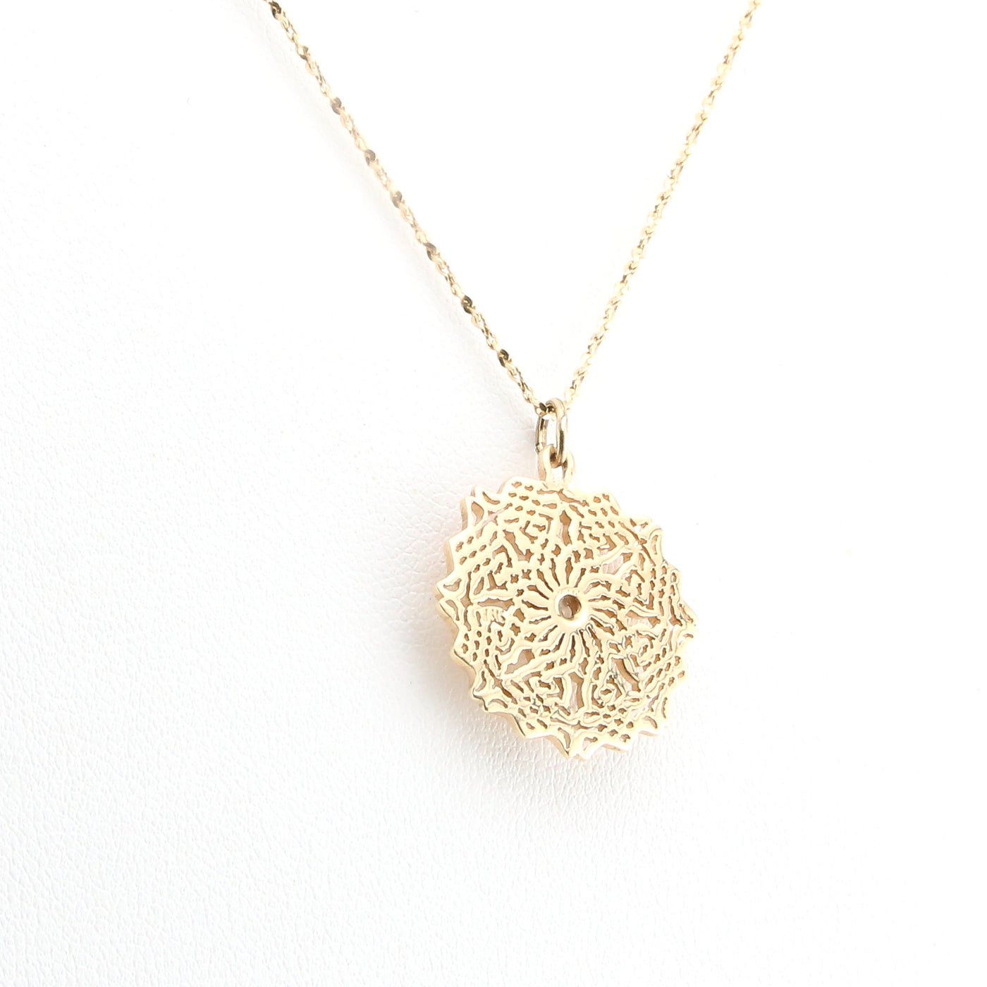 Yellow Gold Filigree Pendant