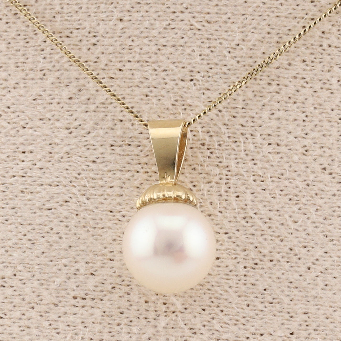 Yellow Gold Pearl Pendant