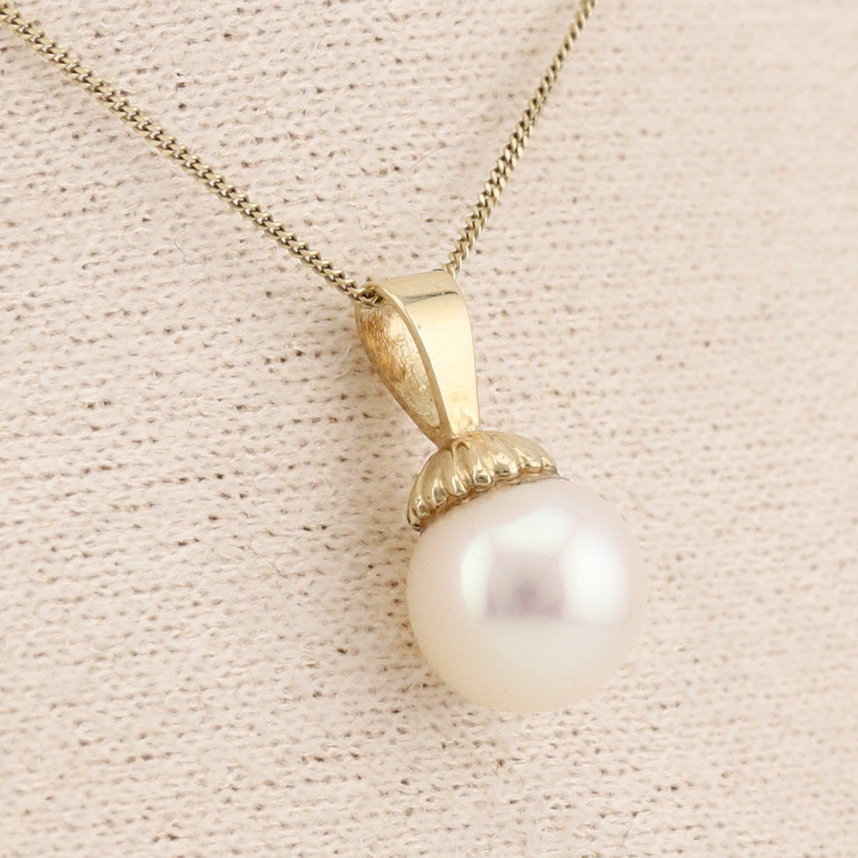 Yellow Gold Pearl Pendant