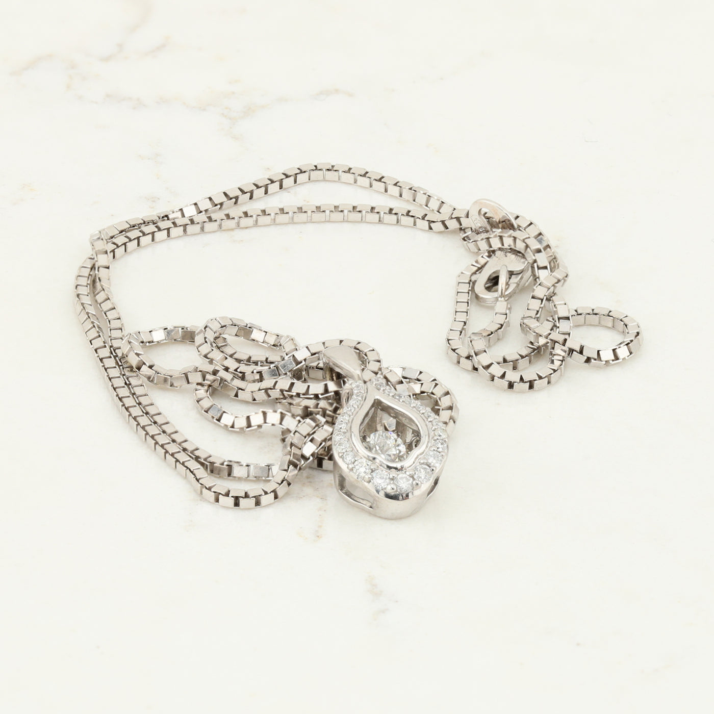 Shimmering Diamond Necklace