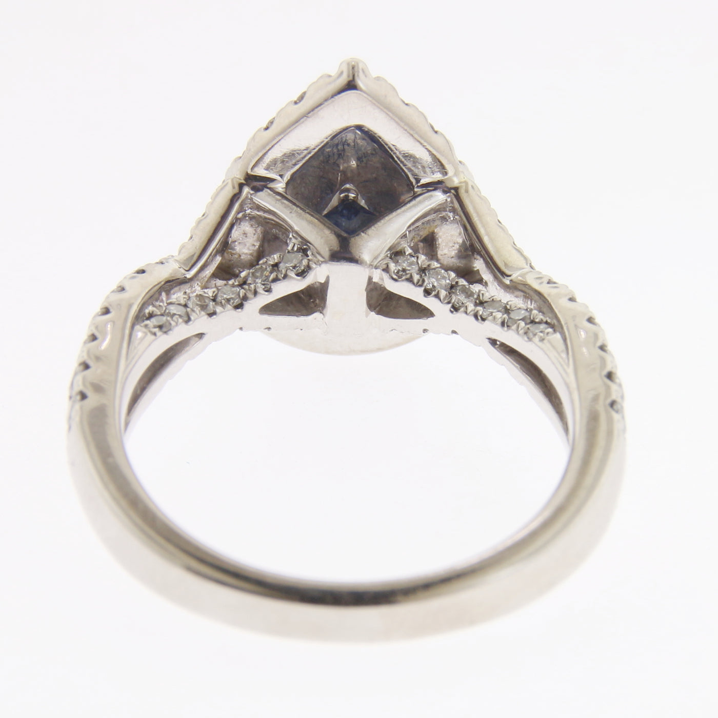 Pear shaped Diamond Ring