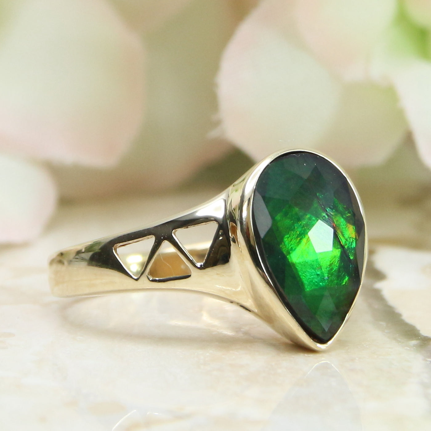 Ammolite Ring