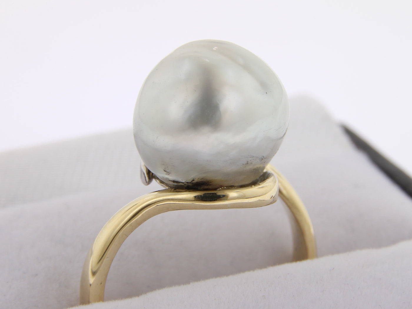 Baroque Pearl Yellow Gold Ring