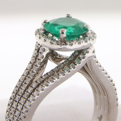 Stunning Emerald Ring